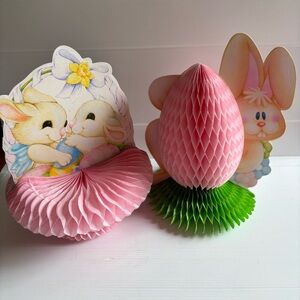 Vintage Easter Honeycomb Table Decor
